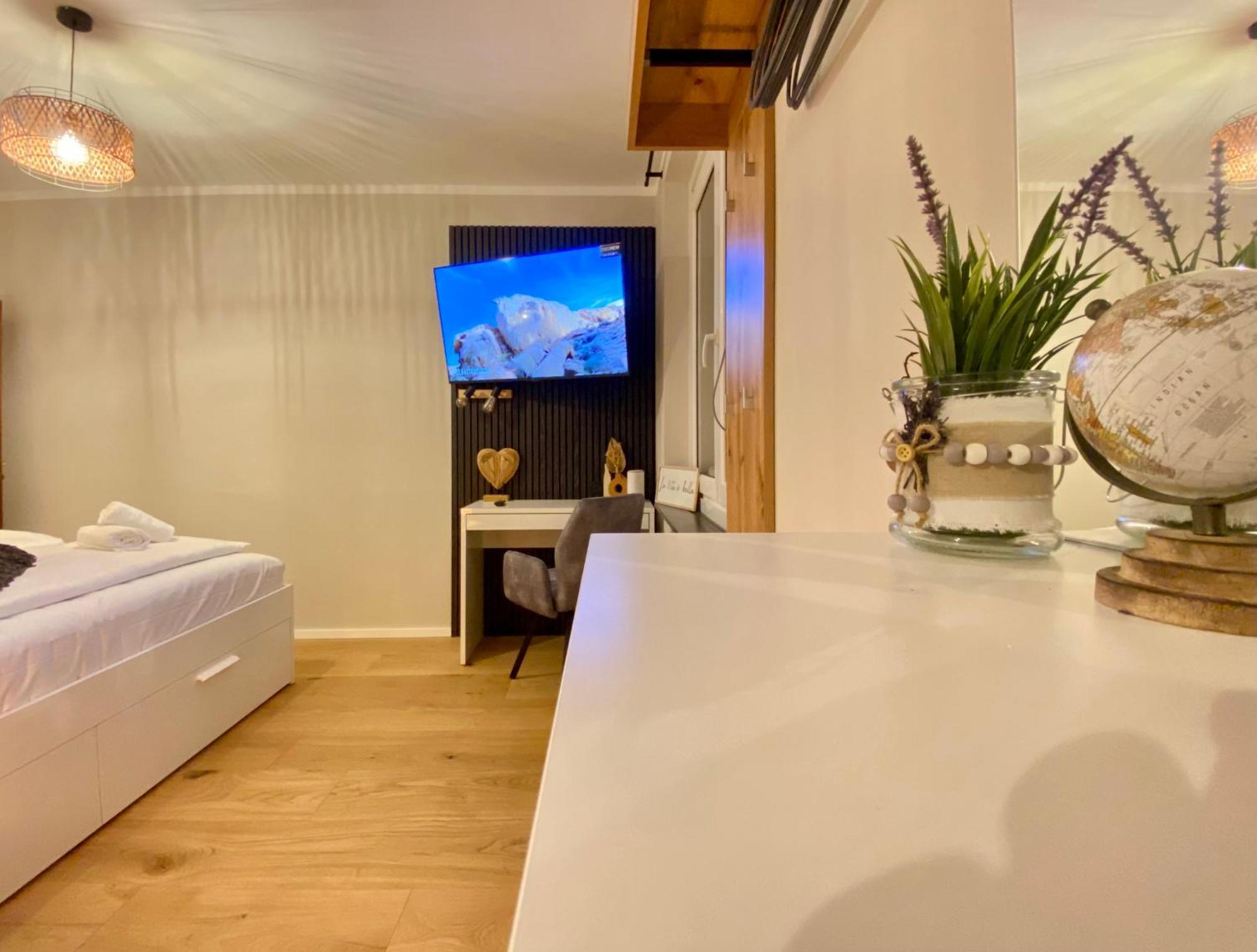 Bamo Studio - City Living Arkaden Apartment Клагенфурт Екстериор снимка
